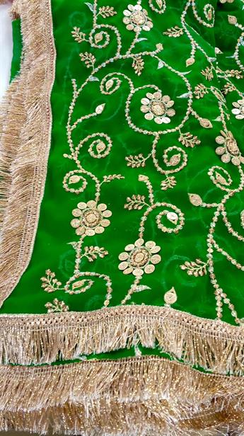 EMERALD GREEN