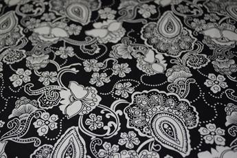 Black/white