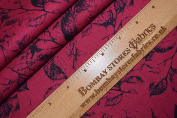 .100% Cotton .Ideal for crafts/Quilting .Size: 46 x 56cm (18 x 22 inches) .Complementary patterns to