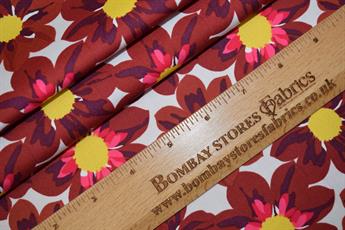 .100% Cotton .Ideal for crafts/Quilting .Size: 46 x 56cm (18 x 22 inches) .Complementary patterns to