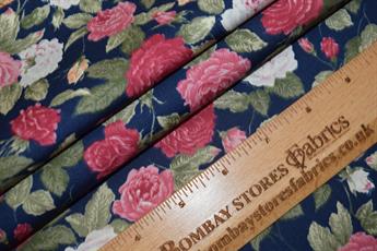 .100% Cotton .Ideal for crafts/Quilting .Size: 46 x 56cm (18 x 22 inches) .Complementary patterns to