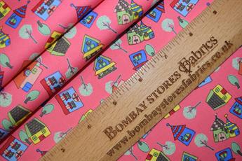 .100% Cotton .Ideal for crafts/Quilting .Size: 46 x 56cm (18 x 22 inches) .Complementary patterns to