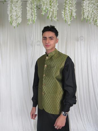 GREEN