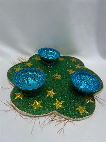 GREEN