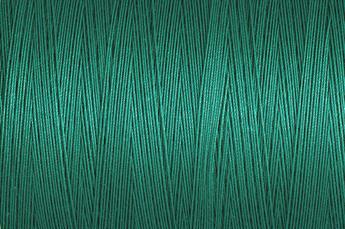8244 - Garden Green Cotton Guterman Natural 800m