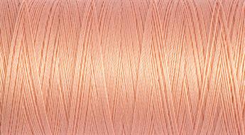 586 - Peach Gutermann Sew All Thread 250m.