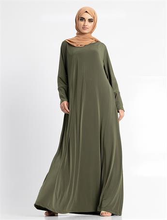 An abaya which has been beautifully cut in an A line shape. This basic piece has pockets for your es