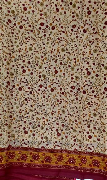 Beige/Maroon