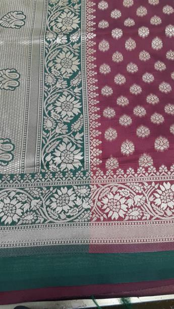 Maroon/green