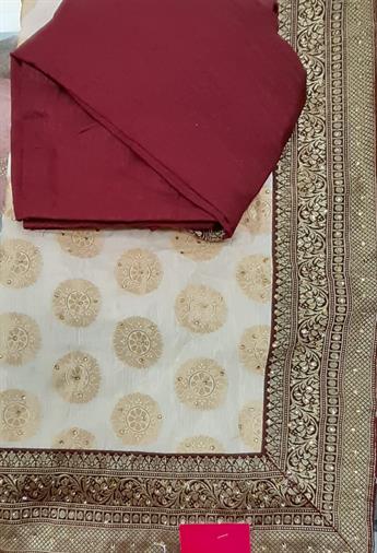 Beige/Maroon