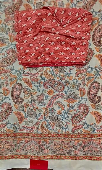 Beige/red