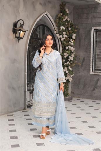 Embroidered Silk kameez with thread,sequince and foil work embroidery.
Stitched 3 Piece Silk Suit 