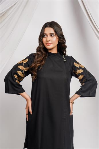Black Embroidered Dhanak 2 Piece