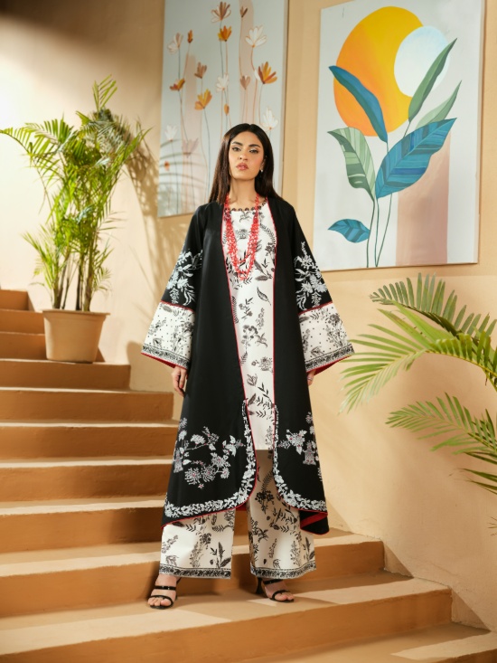 Beautiful Gown With Inner Shirt With Beatiful Embroidery and Panni Work.
Printed Plazo.