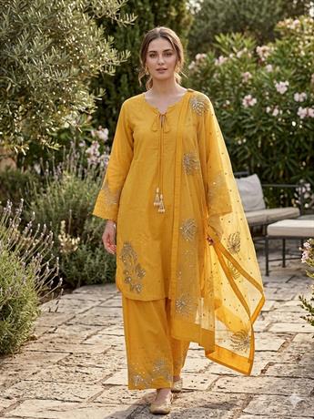 Full Embroidered Cambric Cotton Shirt.
Embroidered Plazo.
Organza Embroidered Dupatta.