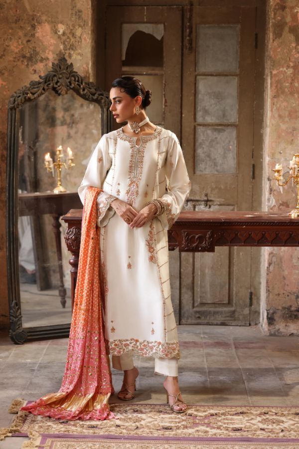 Embroidered Straight-Cut Malha