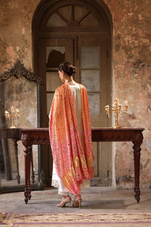 Embroidered Straight-Cut Malha