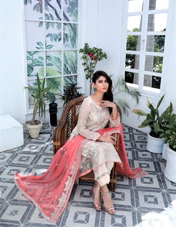 X-large Size Suit Might Come with Shalwar.