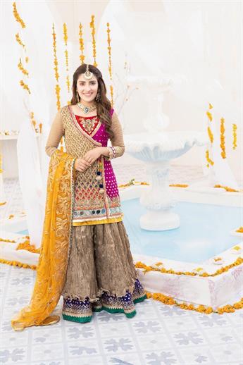 KHUDA BAKSH
 
READY TO WEAR
 
Whats Included:
Embroidered Shirt 
Sleeves Attached 
Trousers (