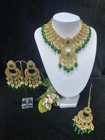GREEN