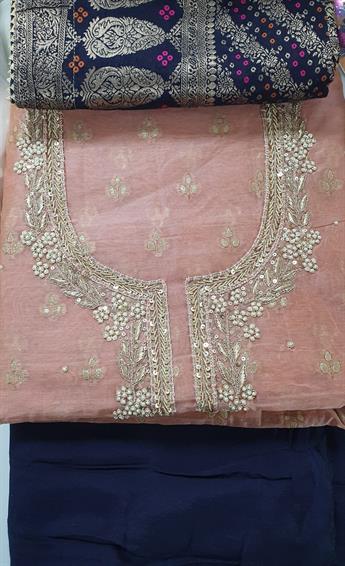 BLUSH PINK