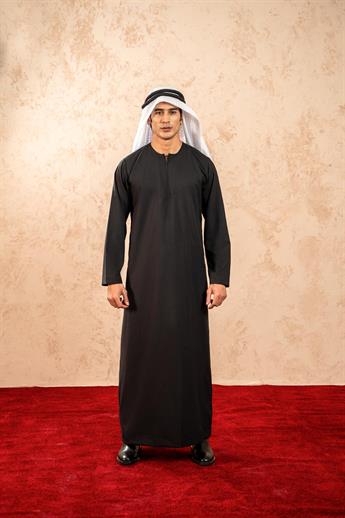 An exclusive Jubba for men by zip top with a soft surface. High quality lightweight polyester with m