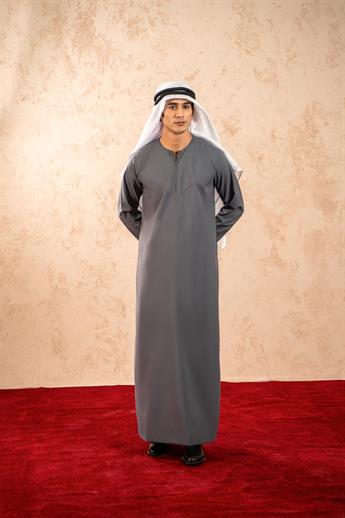 An exclusive Jubba for men by zip top with a soft surface. High quality lightweight polyester with m