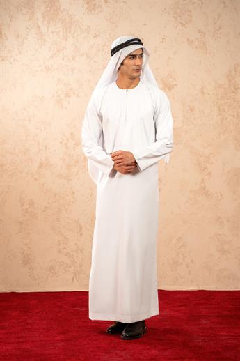 An exclusive Jubba for men by zip top with a soft surface. High quality lightweight polyester with m