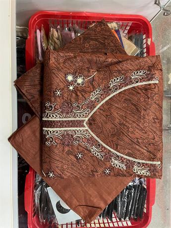 Unstitched 3 Pcs Suit