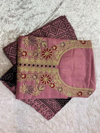 DUSKY PINK