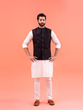 Mens waistcoat.
Please note colours may vary slightly due to different screen settings, if you have