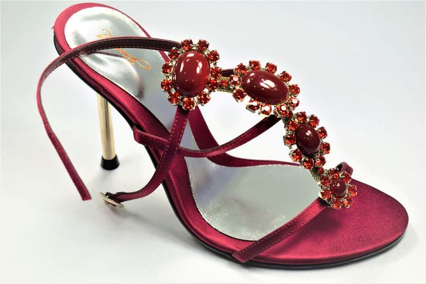 Maroon Ladies Sandals with Rhinestone Embellishment