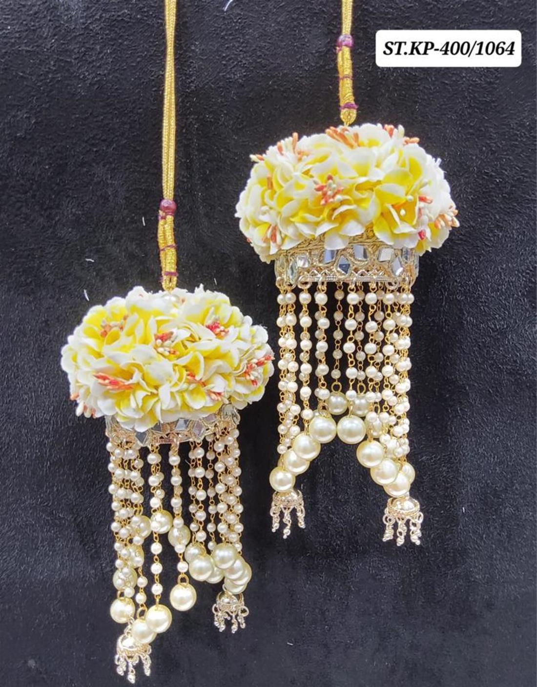 Yellow & White Artificial Gajra