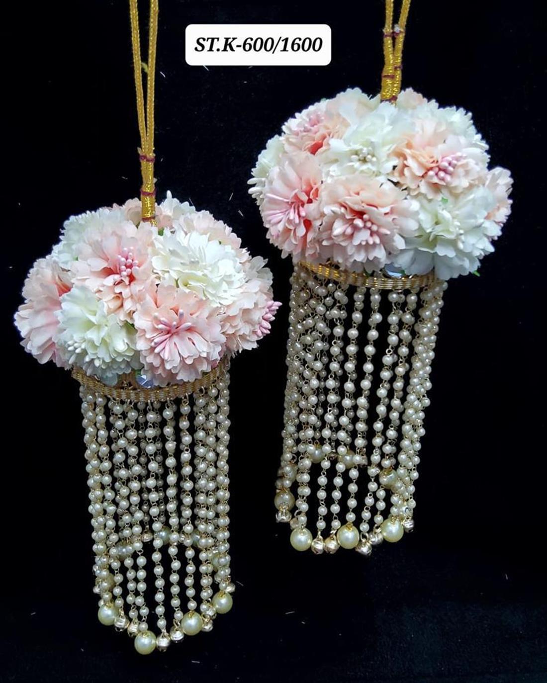 Peach & White Artificial Gajra