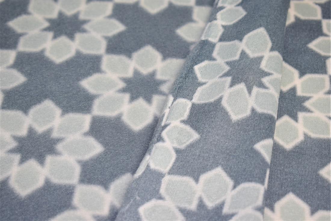 Light Grey Polygon Flower Print