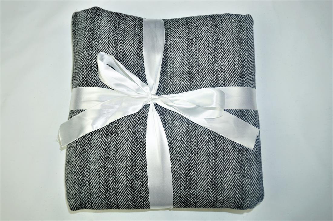 Black & White & Grey 2MTR Poly-Wool Bundle