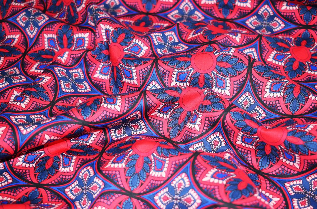 Red Cotton Lawn - Round Retro Leaf