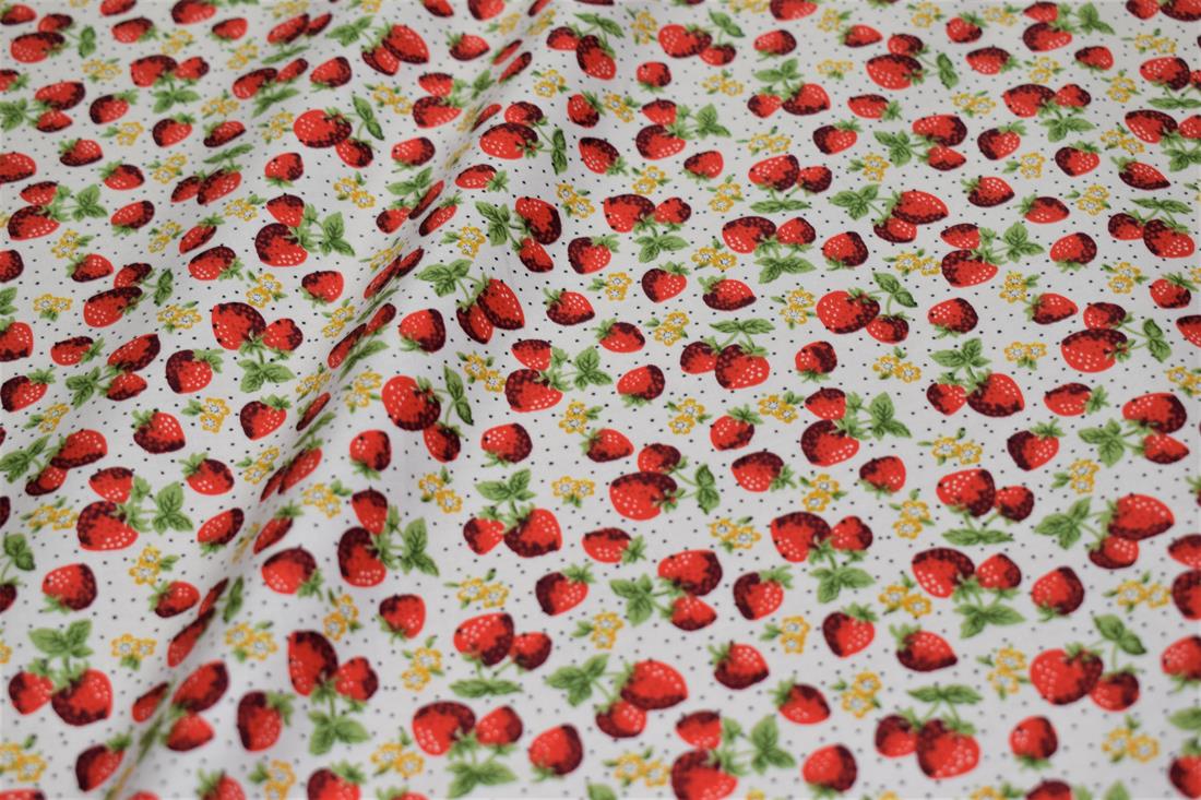 White 100% Cotton Fruity Stawberrys
