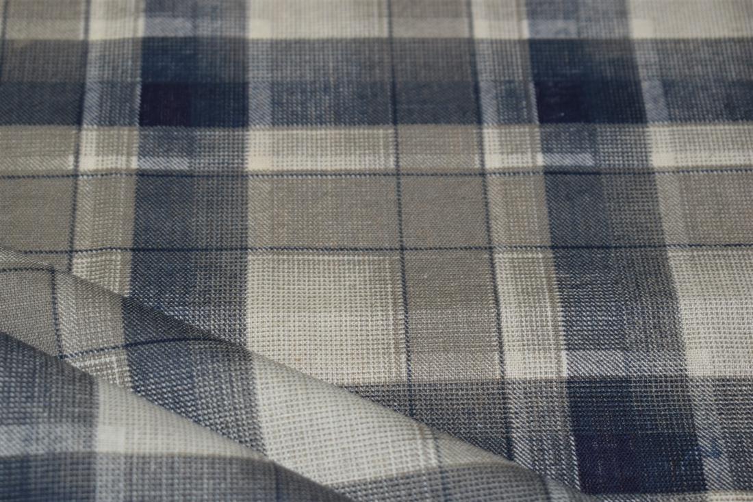 COL1 Embroidered Linen Square Maze
