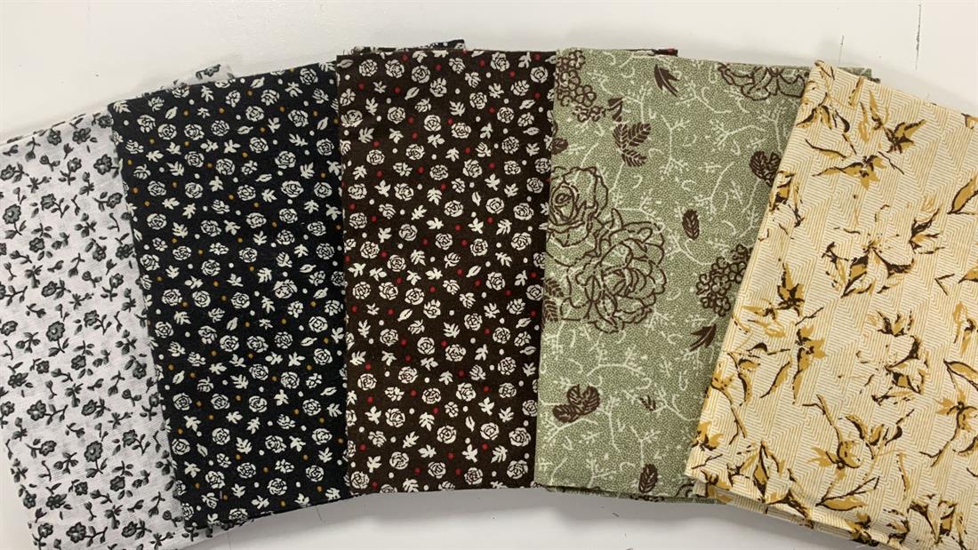 Parrot Green Cotton Fat Quarter Bundle