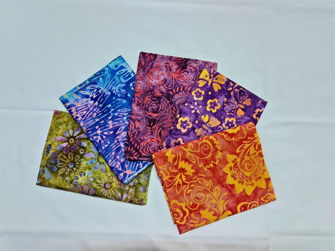 Multicolour Printed Cotton Fat Quarter Bundle