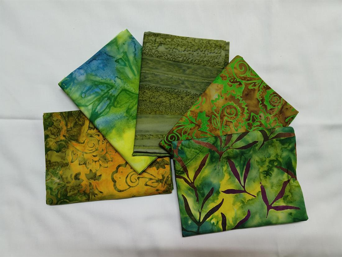 Multicolour Printed Cotton Fat Quarter Bundle