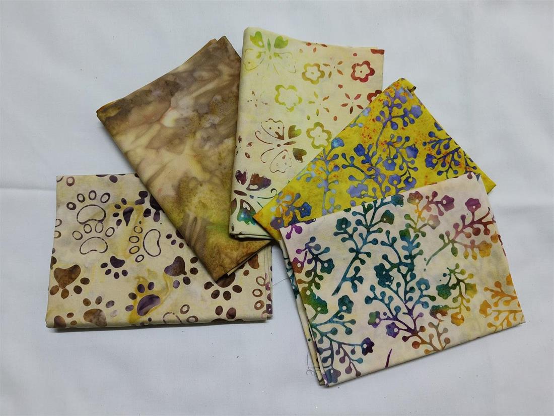 Multicolour Printed Cotton Fat Quarter Bundle