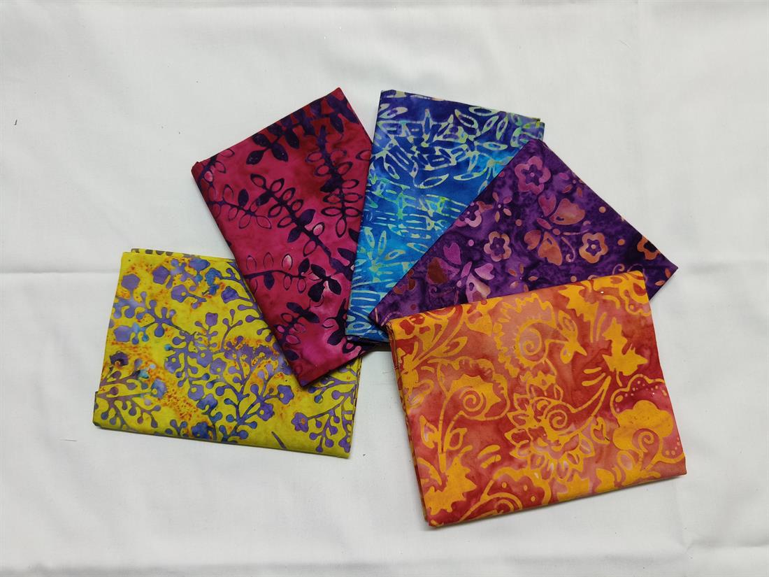 Multicolour Printed Cotton Fat Quarter Bundle