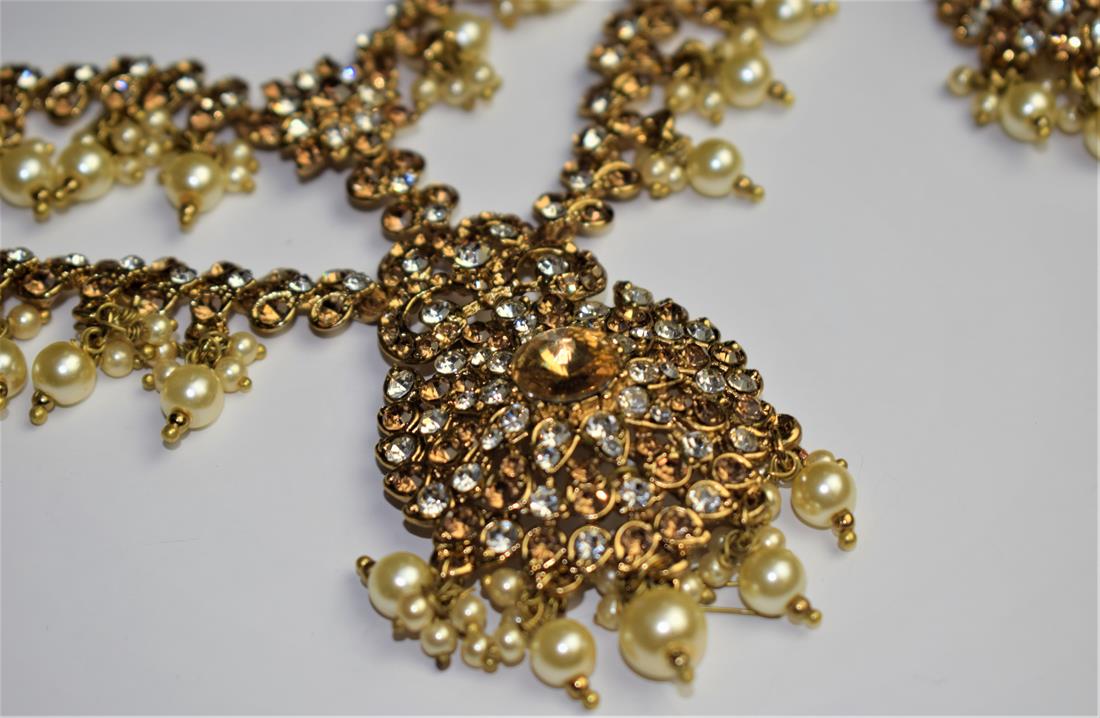 Gold Mala Earrings Tikka Set