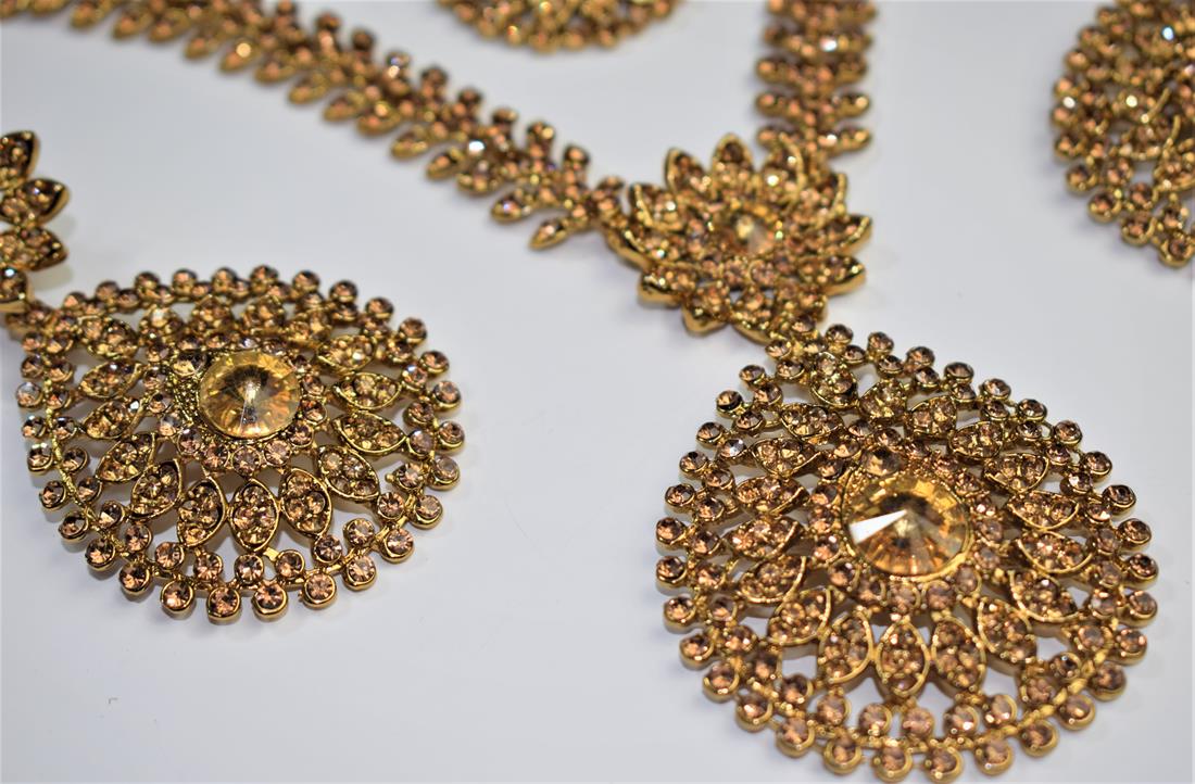 Gold Mala Earrings Tikka Set