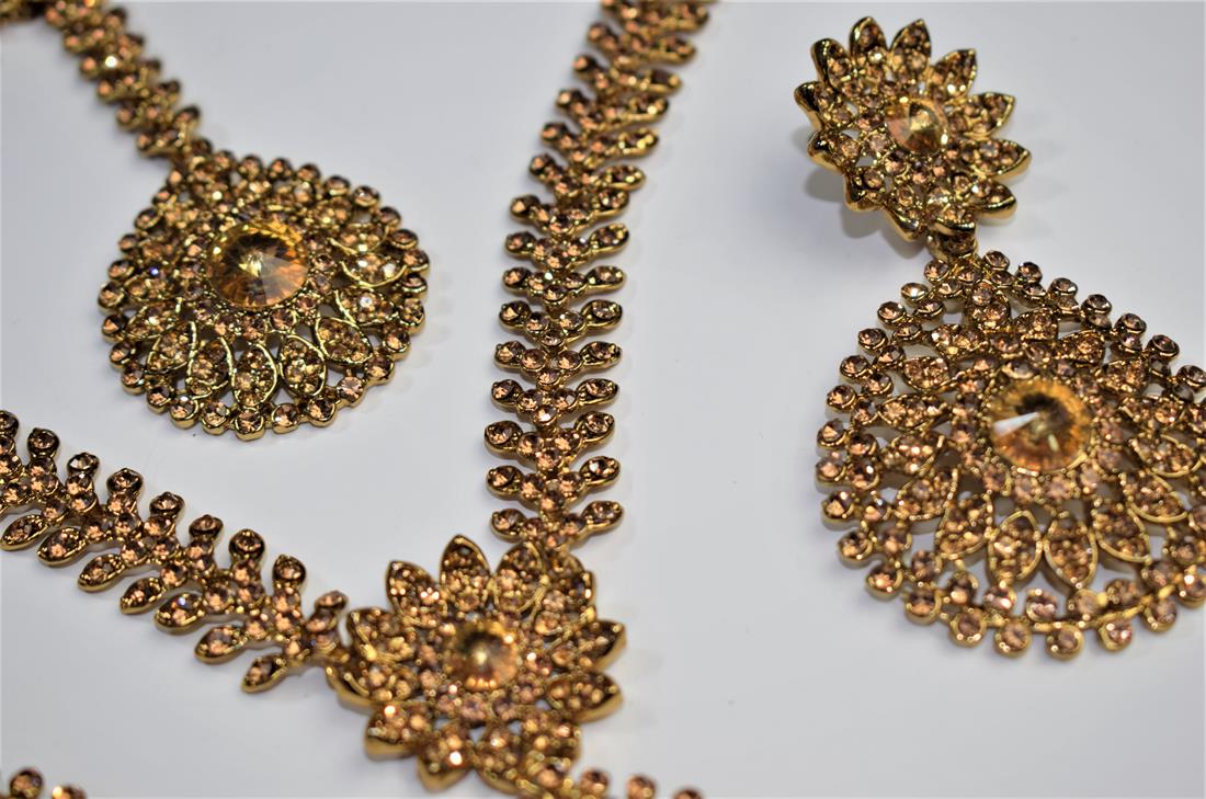 Gold Mala Earrings Tikka Set