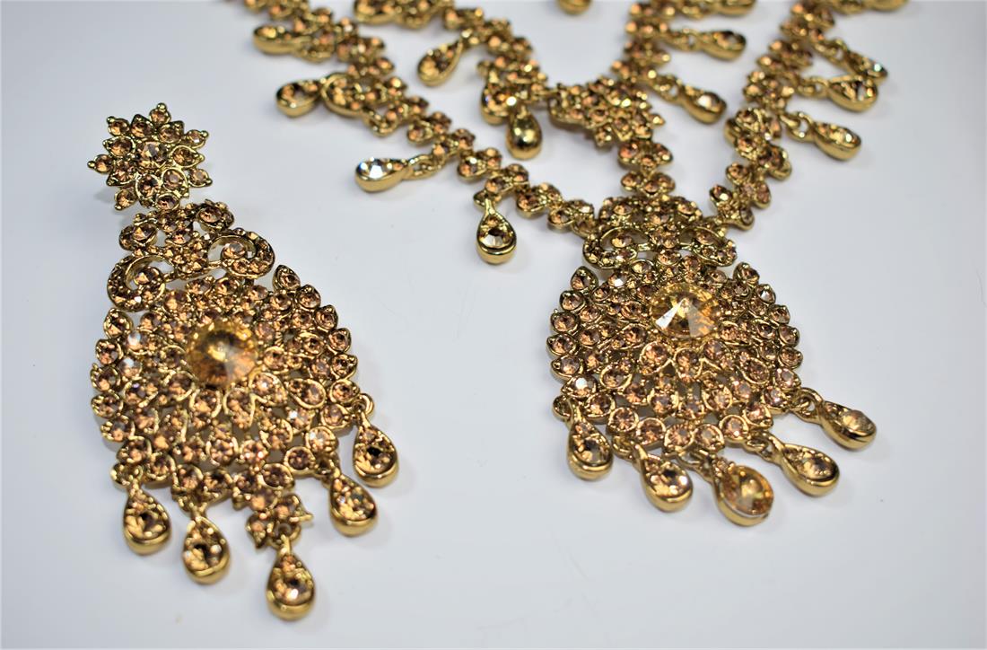 Gold Mala Earrings Tikka Set