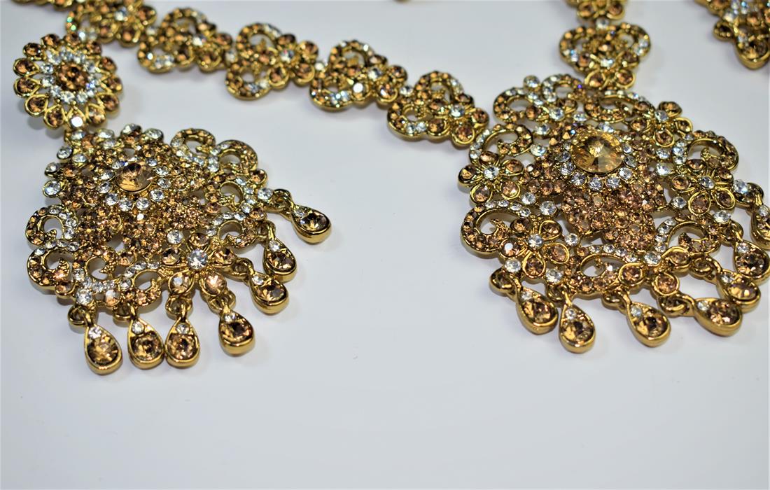 Gold Mala Earrings Tikka Set