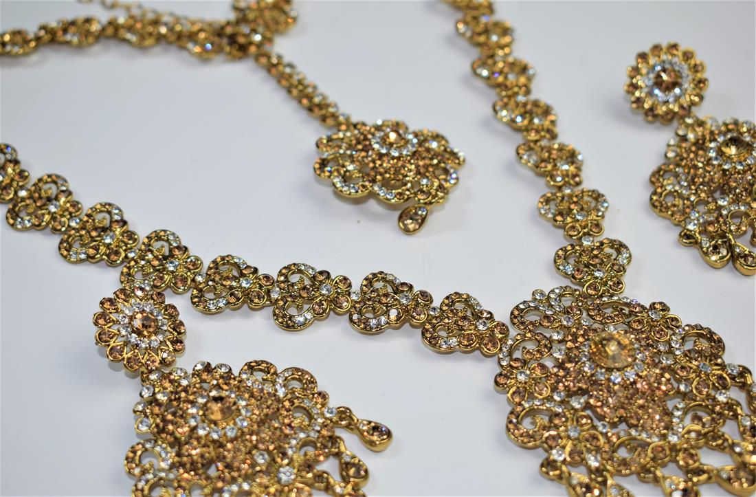 Gold Mala Earrings Tikka Set